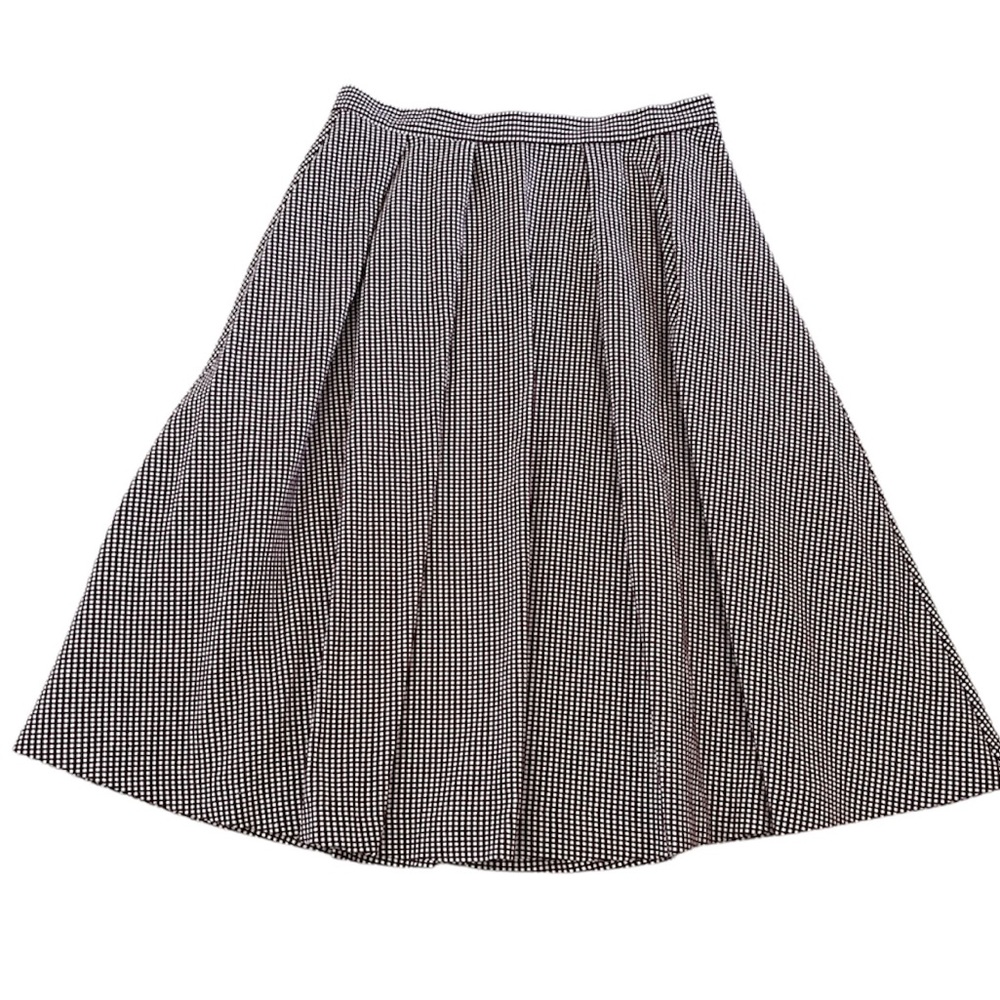 Beautiful pleated skirt - Picture 3 of 3